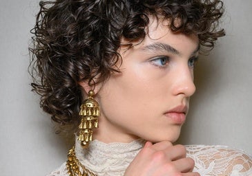 Dile adiós al frizz: champús que transforman el cabello rizado